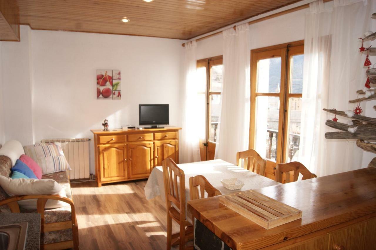 Apartaments Pont Romanic Espot Exterior foto