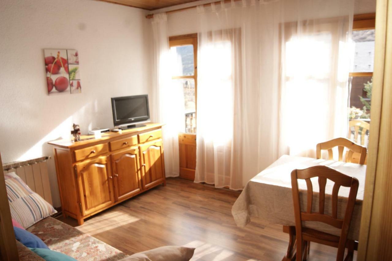 Apartaments Pont Romanic Espot Exterior foto